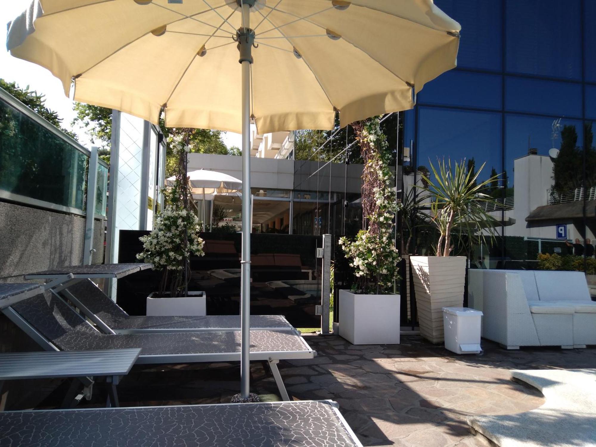 Hotel Poker Riccione Esterno foto