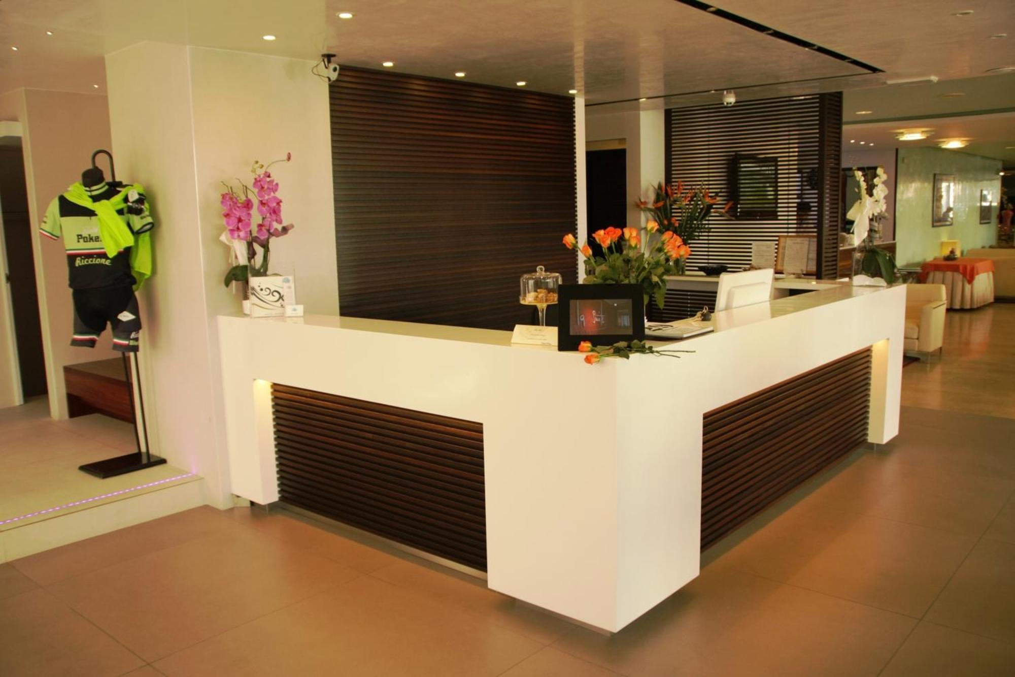 Hotel Poker Riccione Esterno foto