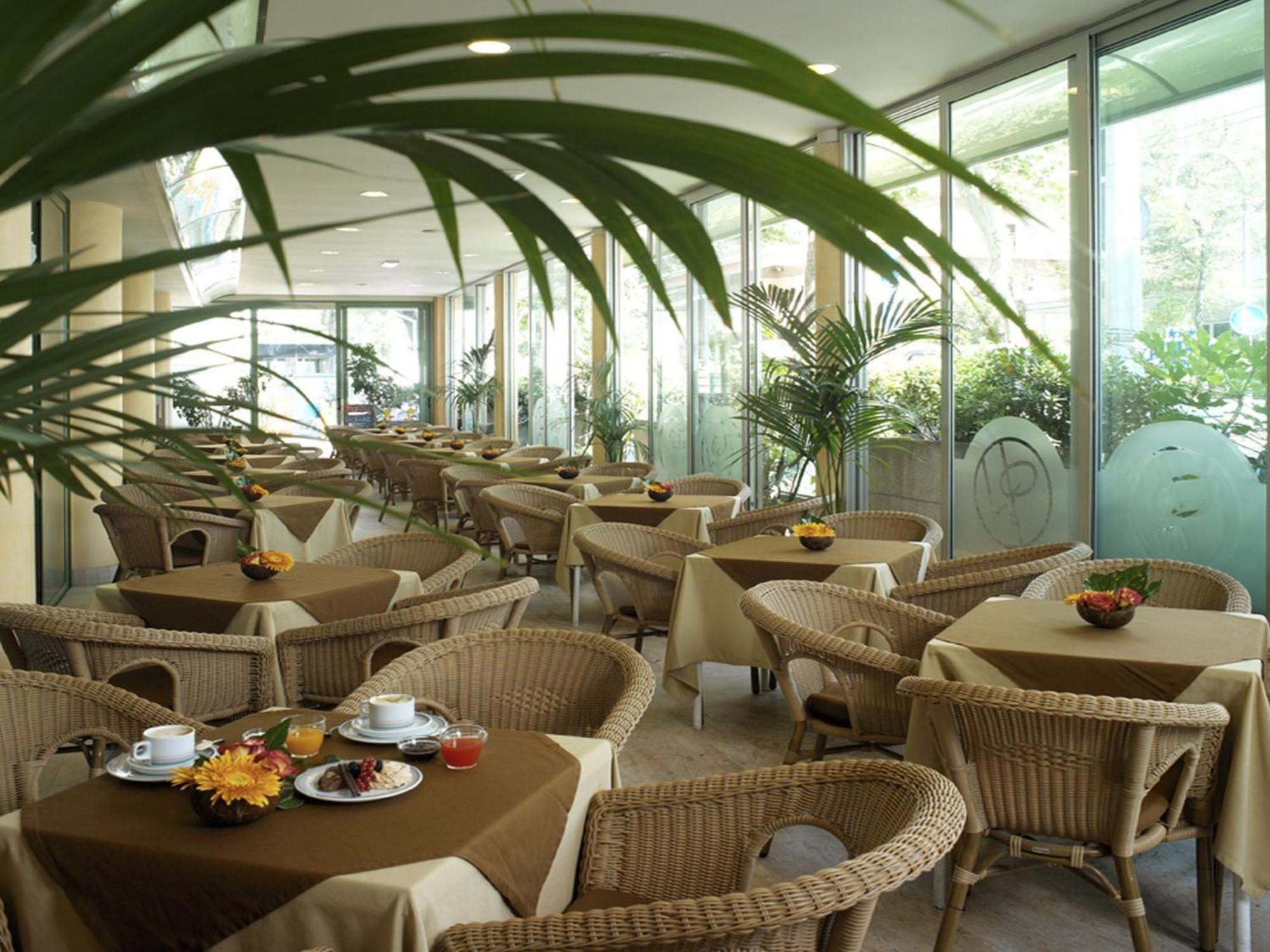 Hotel Poker Riccione Esterno foto